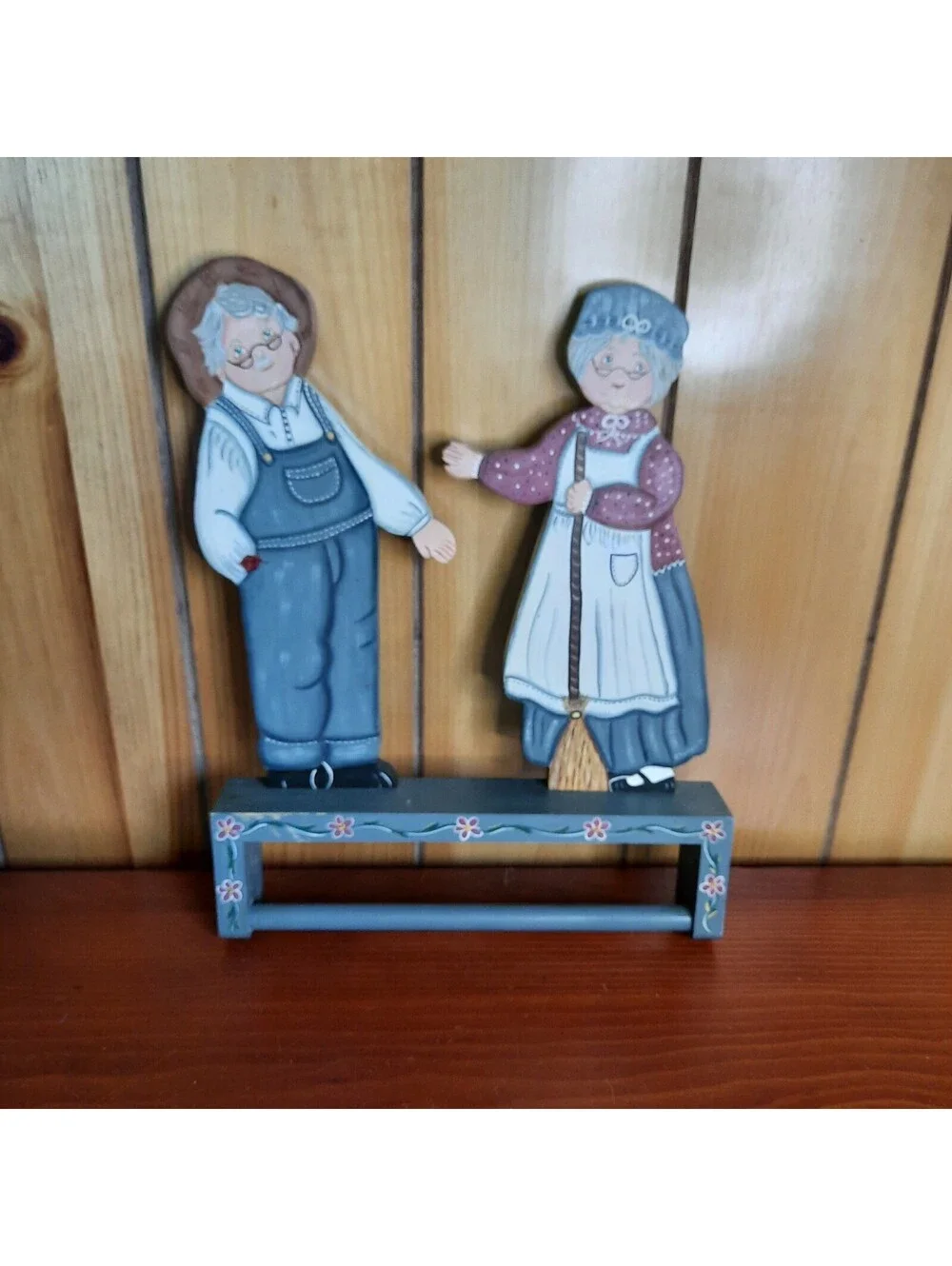 Vtg Grandma Grandpa  Figurines Wooden Shelf Hanger 16x12.5